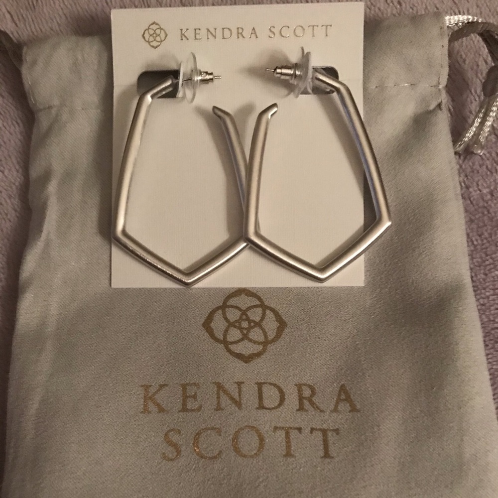 Kendra Scott Lonnie NWT earrings